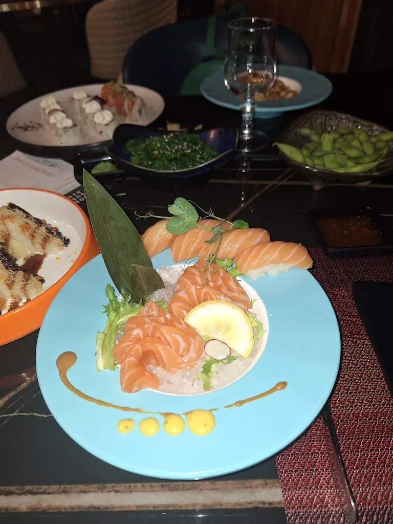 VanityRed • •_Momo Sushi Restaurant_Ottaviano_review