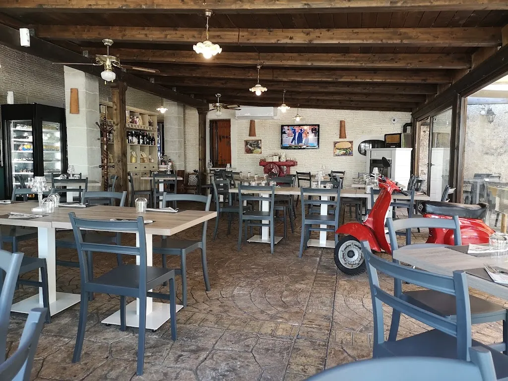Ristorante @ Agriturismo Aia Antica restaurant in Padula