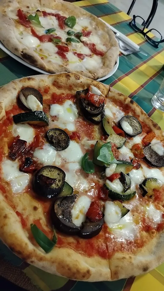 MaryT B_Ristorante Trattoria Pizzeria Luna Rossa_Padula_review