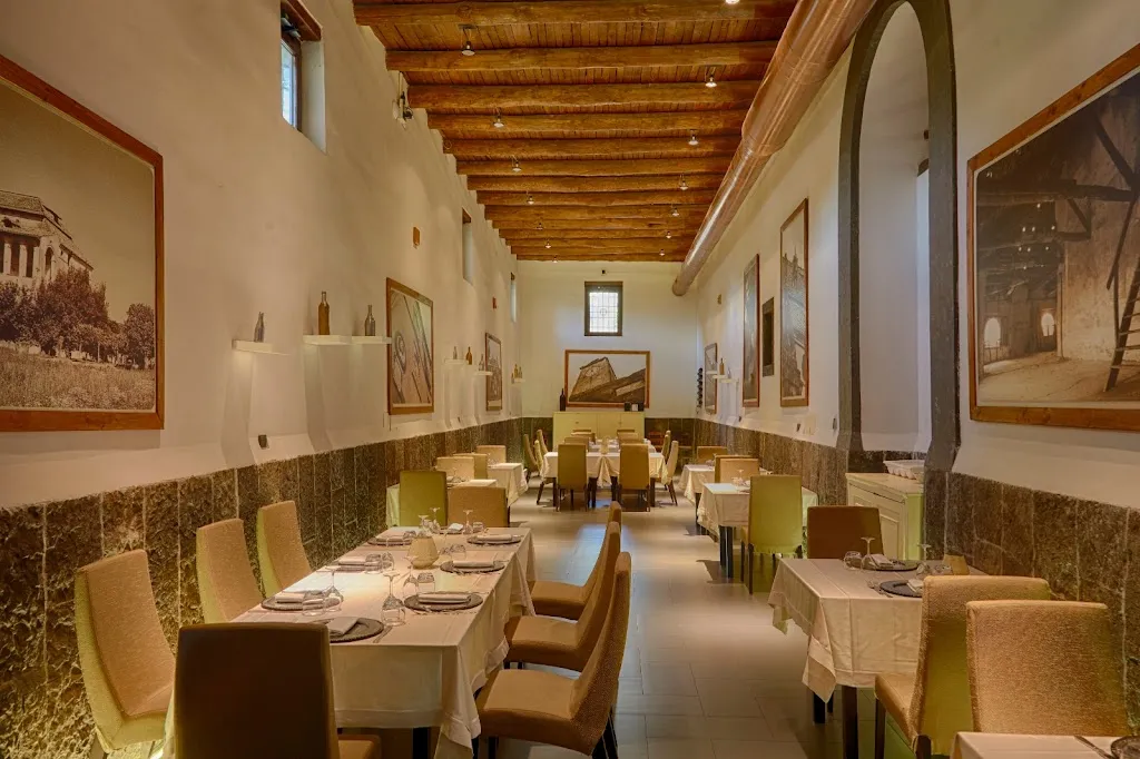 Castello di Casapozzano restaurant in Orta di Atella