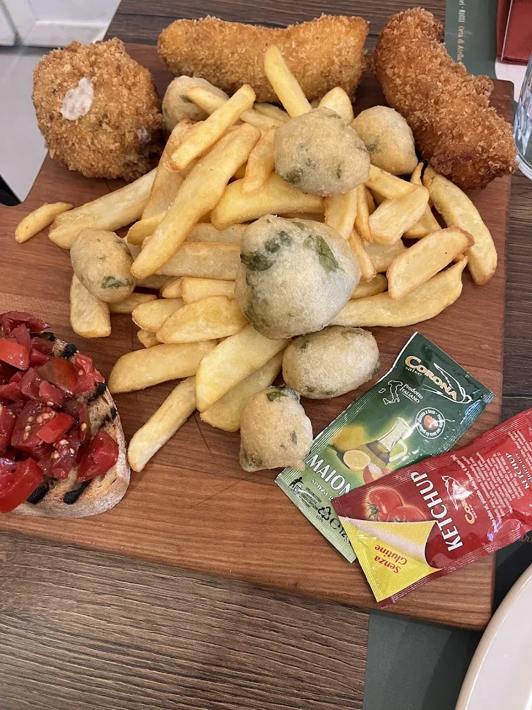 Antonio Mottola_Mozzeca Revolution_Orta di Atella_review