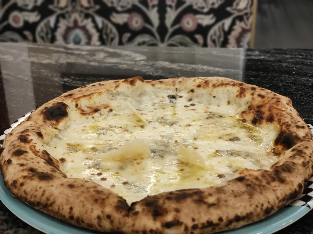 Pizzeria Michele Sorvillo restaurant in Orta di Atella