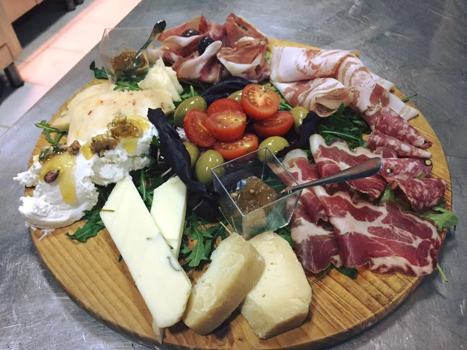 Ristorante Pizzeria Roby'n' Food - Braceria_Orta di Atella_slider_image_3