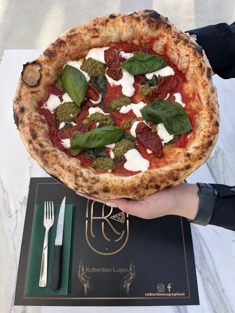 Robertino Cupo Pizza_Palomonte_slider_image_3