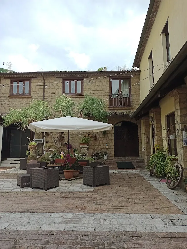 Adriana Lanni_Antica Corte_Paolisi_review