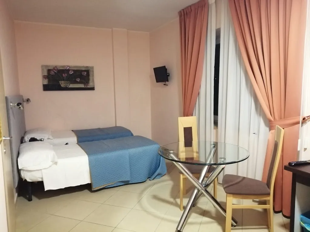 The Queen Hotel restaurant in Pastorano