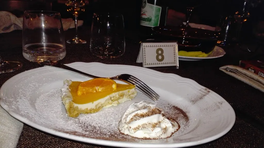 Osteria A' taccolella restaurant in Paupisi