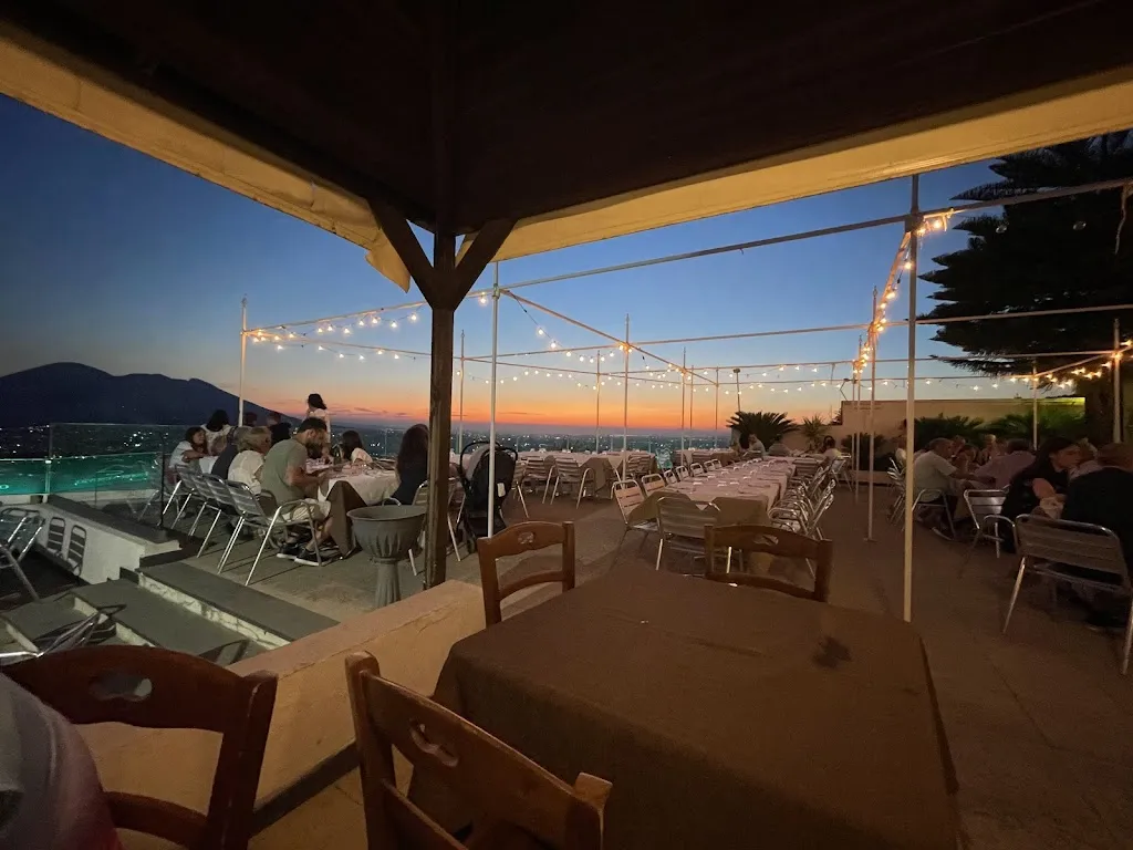 Fronte Vesuvio restaurant in Palma Campania