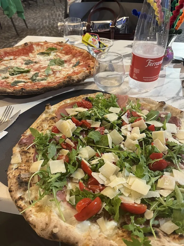 Pizzeria Donna Ersilia_Palma Campania_slider_image_3