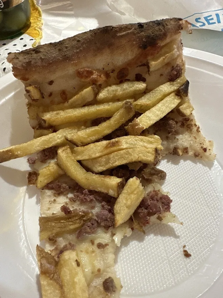 Veronica Lauri_Gennaro Catapano Pizzeria Jolly_Palma Campania_review