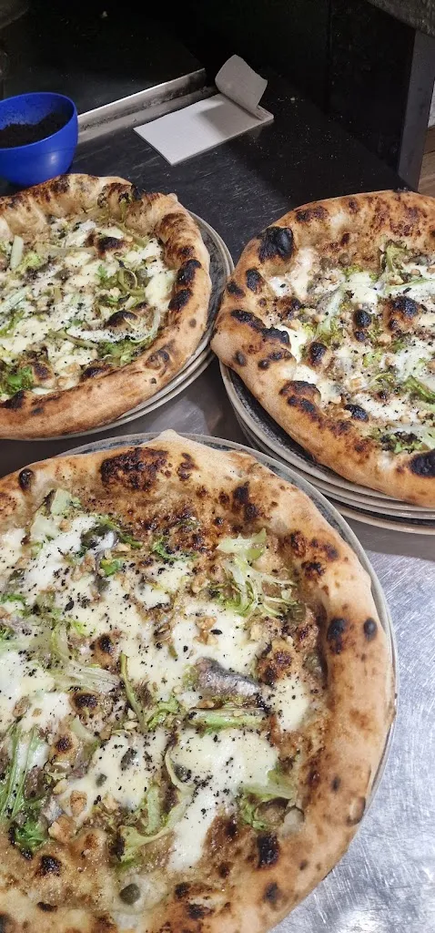 Gennaro Catapano Pizzeria Jolly_Palma Campania_slider_image_3