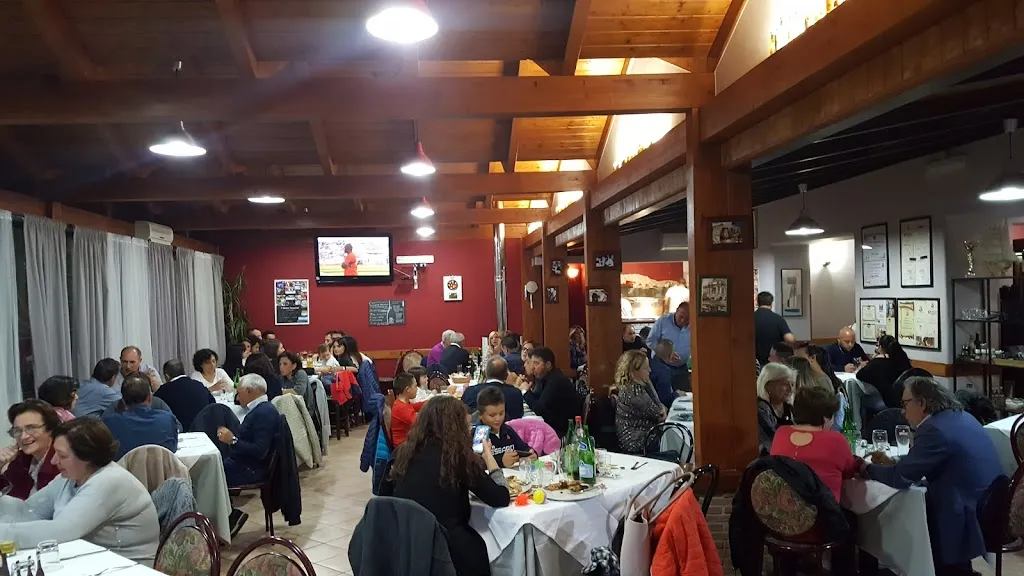 Trattoria pizzeria Al Posto Accanto_Pesco Sannita_slider_image_1