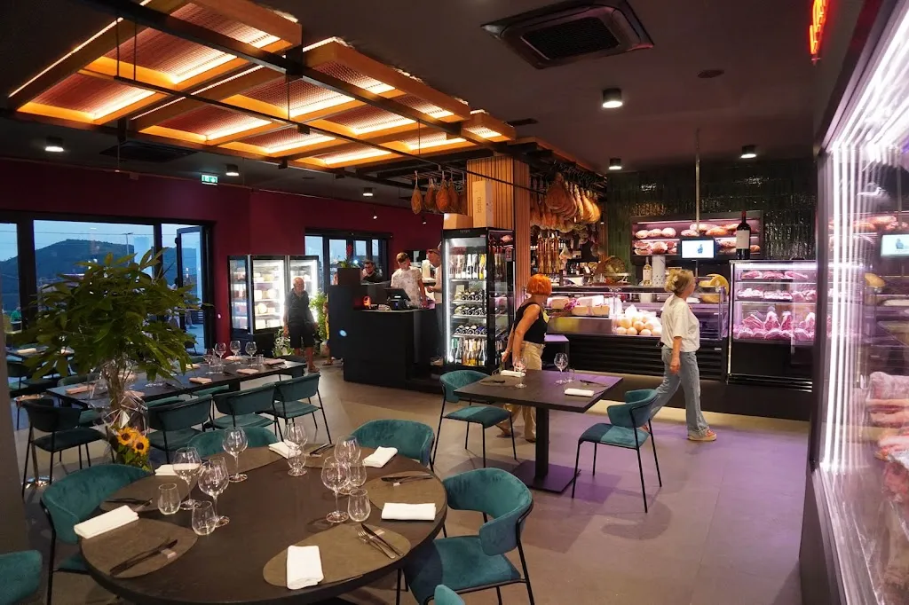 Dal Boss La Rocca restaurant in Pezzano-Filetta