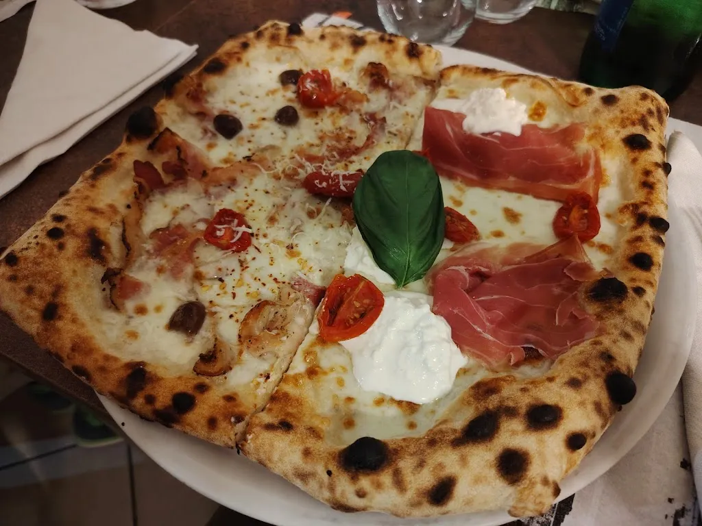 Mangiafuoco Pizzeria_Pezzano-Filetta_slider_image_3