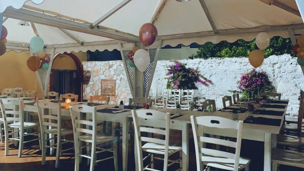 InBloom-Angolo Nascosto_Piazza del Galdo-Sant'Angelo_slider_image_1