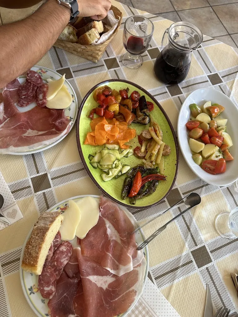 Trattoria_Piazza-Tralia-Pendolo_slider_image_2