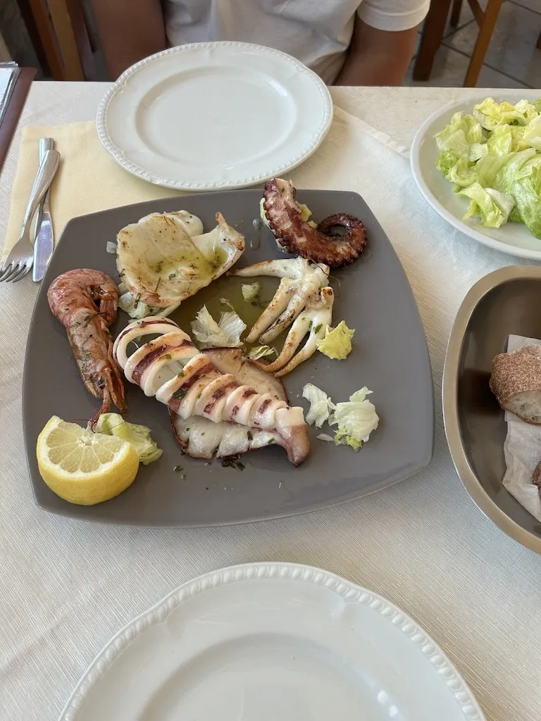 Keila Da silva_Ristorante & Pizzeria da Silvia_Piazza-Tralia-Pendolo_review