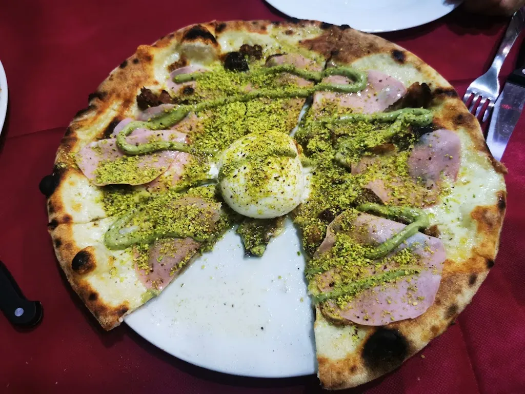 CKJ restaurant Pizzeria_Piedimonte_slider_image_3