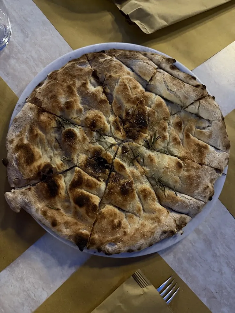 Veronika Lukas_La Vecchia Lampada_Martinsicuro_review