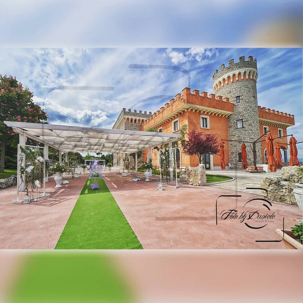 Torre in Pietra - Il Castello_Pietradefusi_slider_image_3