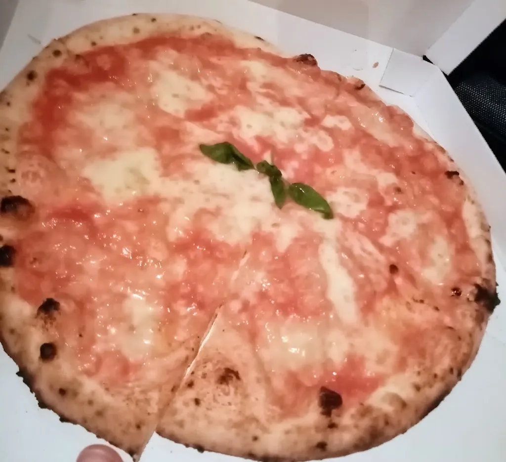 cinzia_Tom and Jerry Pizzeria_Pietradefusi_review
