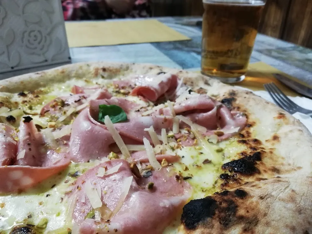 sfizi di pizza 3 restaurant in Pietramelara