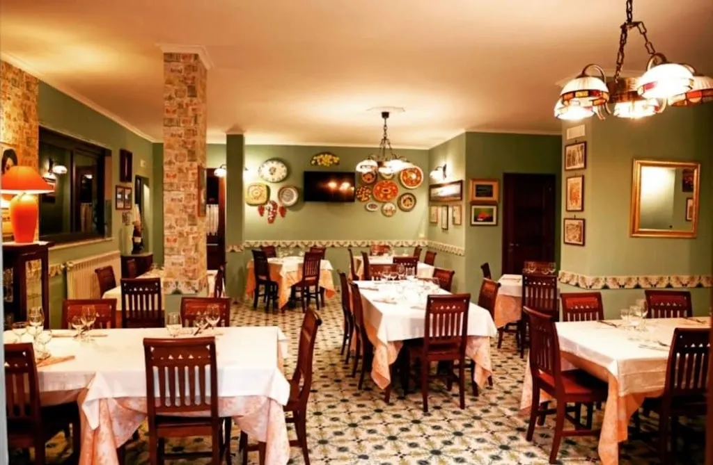 Locanda il Fienile Ristorante Braceria parcheggio gratuito camino tavoli all'aperto restaurant in Pianura