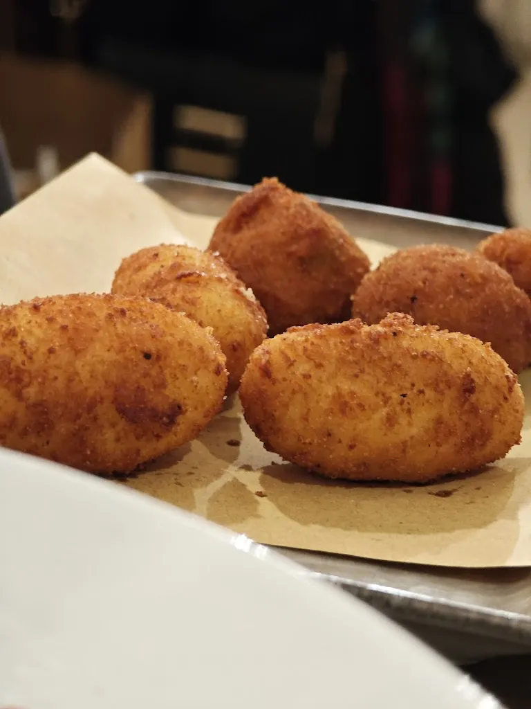 Anto “Baró” Anto_Pietre Vive di Giuseppe Larusso_Pianura_review