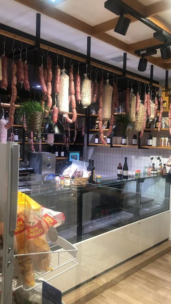 Il polliere Natalebutcherfamily restaurant in Pianura