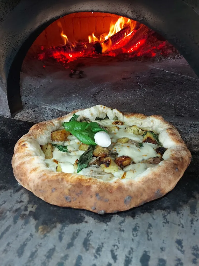 Pizzeria da Mercede_Pianura_slider_image_3