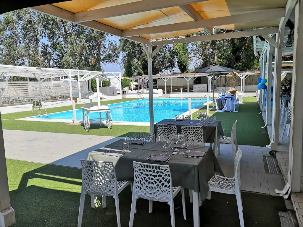 The Gardens Of the Nymphs_Pianura_slider_image_3