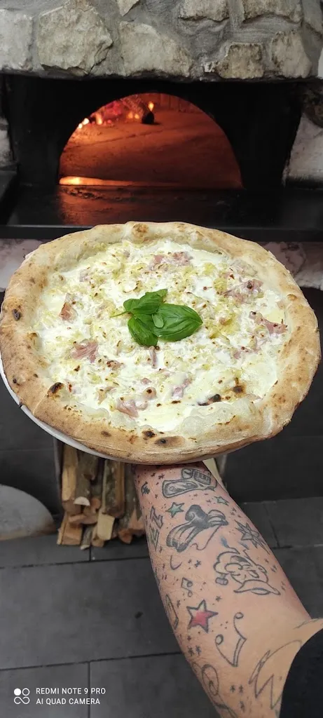 Rosso Pizza_Pianura_slider_image_3