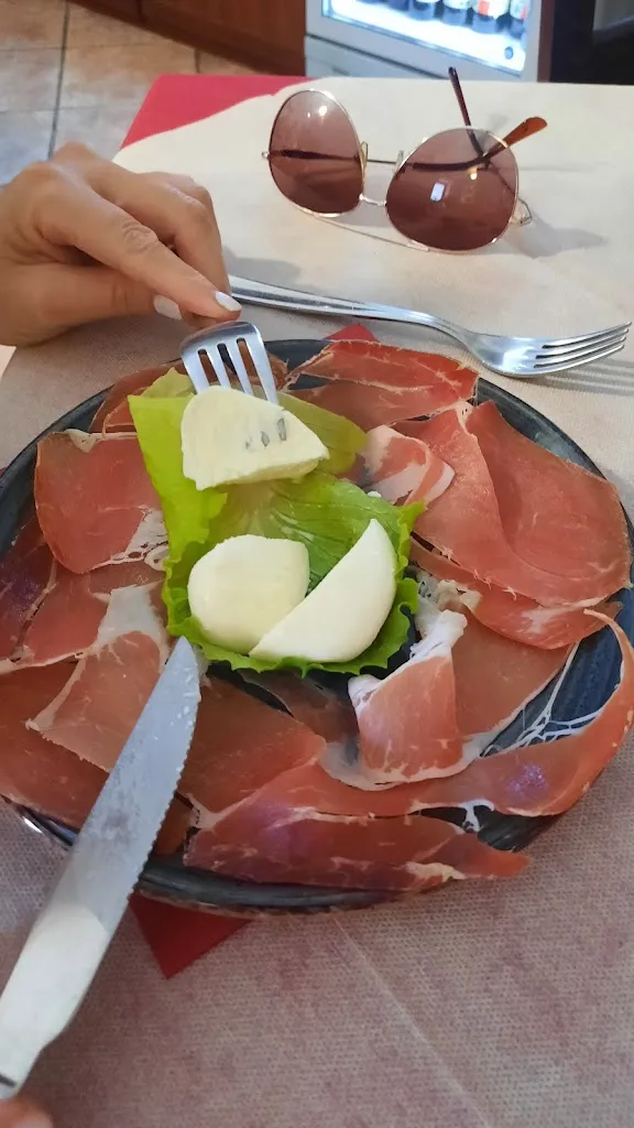 Menu_International di Parzanese Rachele_Pietrelcina_immagine_2