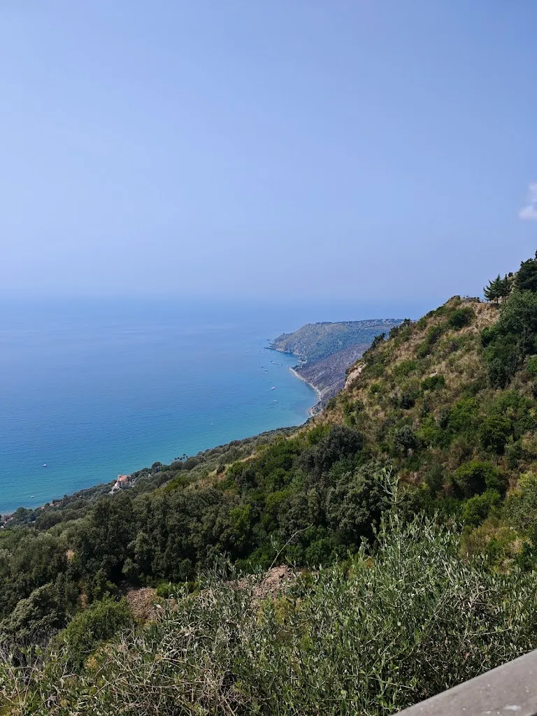 Giovanni Dell'Aversana_Principe di Vallescura_Pisciotta_review