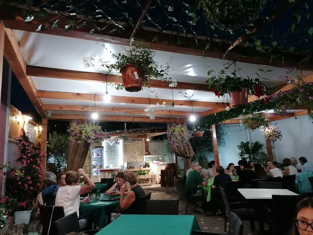 Francesco Cavallaro_Miseria & Nobiltà_Pollena Trocchia_review