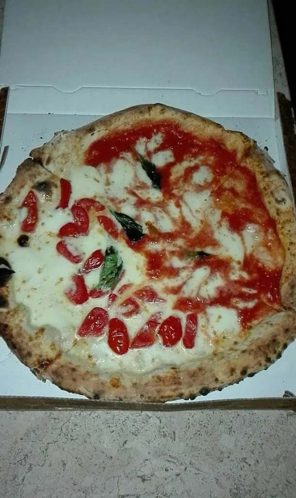 Lorenzo Molisso_Napule 'e Notte_Pollena Trocchia_review