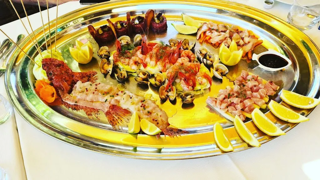 il rosso e il mare_Pollica_slider_image_3