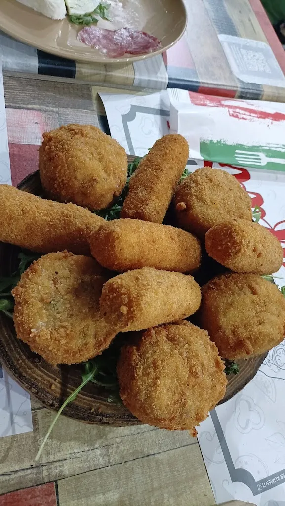 Carmelina Cervone_Assafadi_Polvica_review