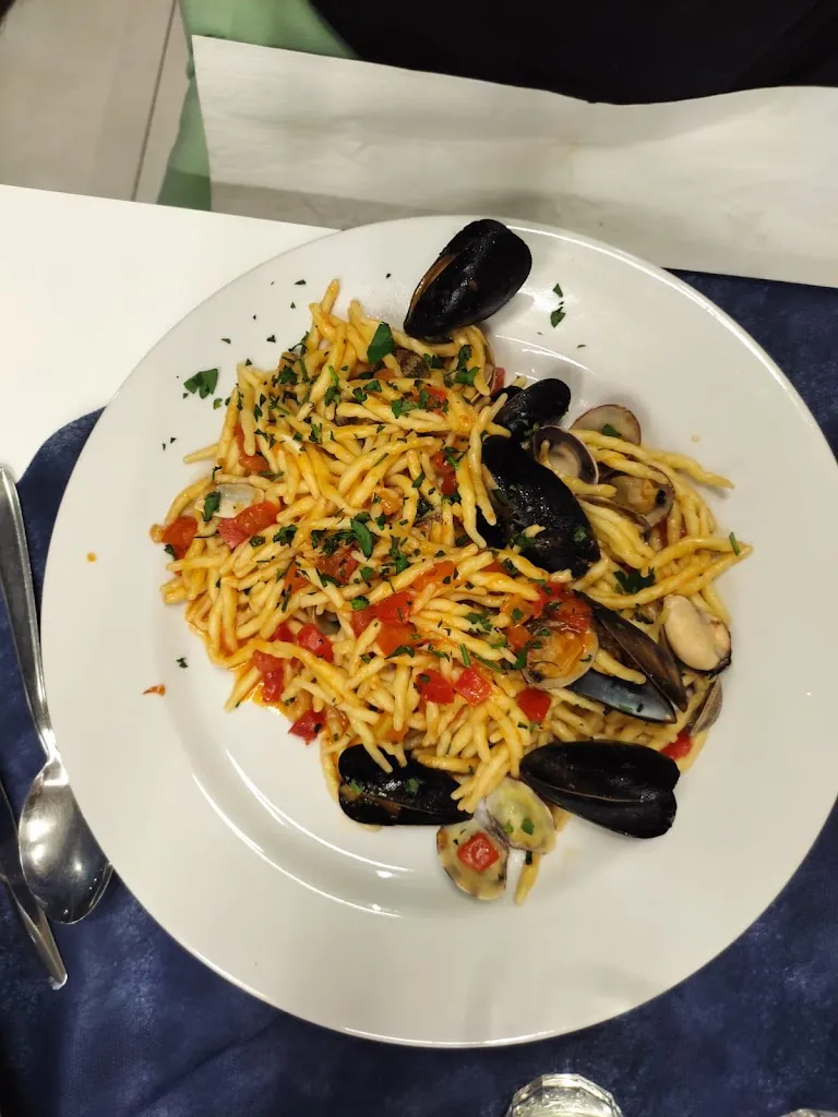 Trattoria La Rustica restaurant in Policastro Bussentino