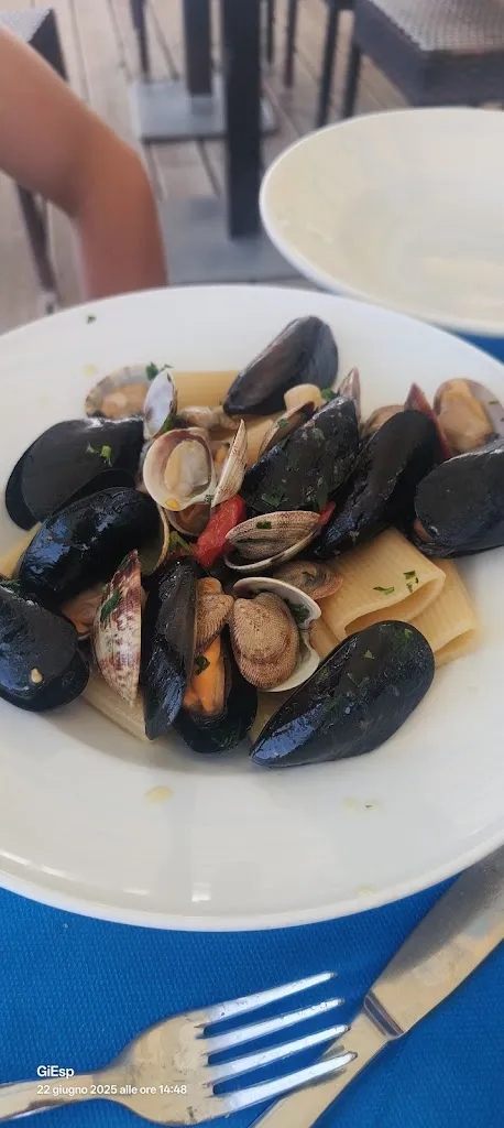 Gianluca Esposito_Copacabana Lido Discoteca_Policastro Bussentino_recensione