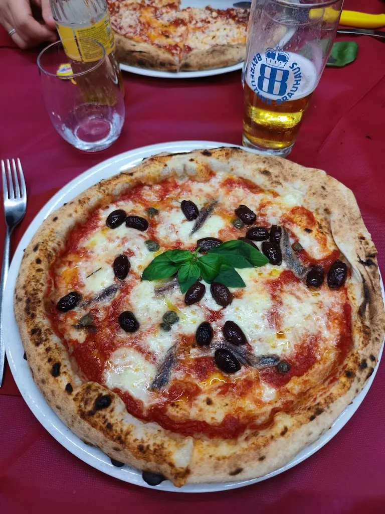 Tiziano Iasevoli_Cicos Pizza_Policastro Bussentino_review