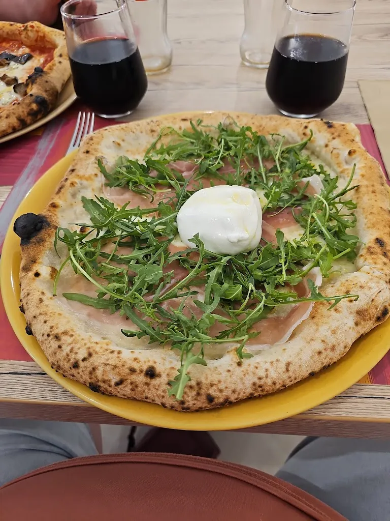 Cicos Pizza ristorante a Policastro Bussentino