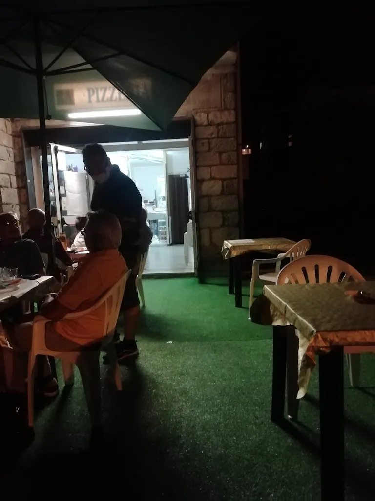 Bar Pizzeria ristorante a Policastro Bussentino