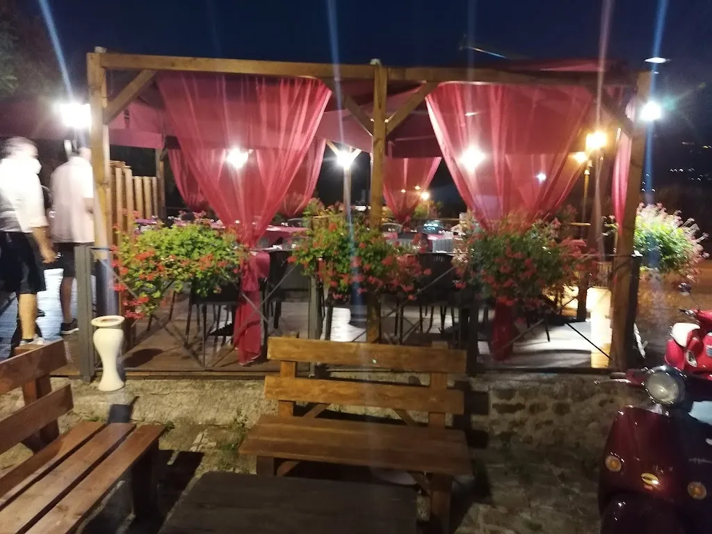 Cantina L'antica Fortezza restaurant in Policastro Bussentino