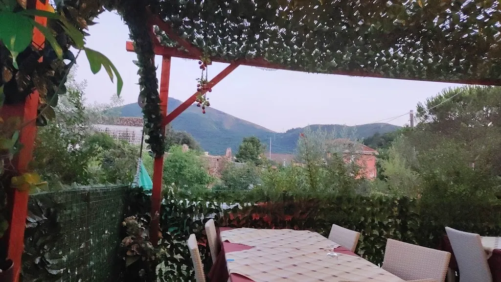 Trattoria con cucina Casereccia & "Gli Onorevoli" ristorante a Pontelatone