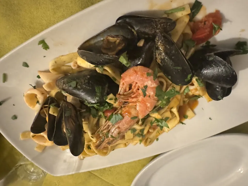 Silvia Tartaglione_La Grotta_Ponticelli_review