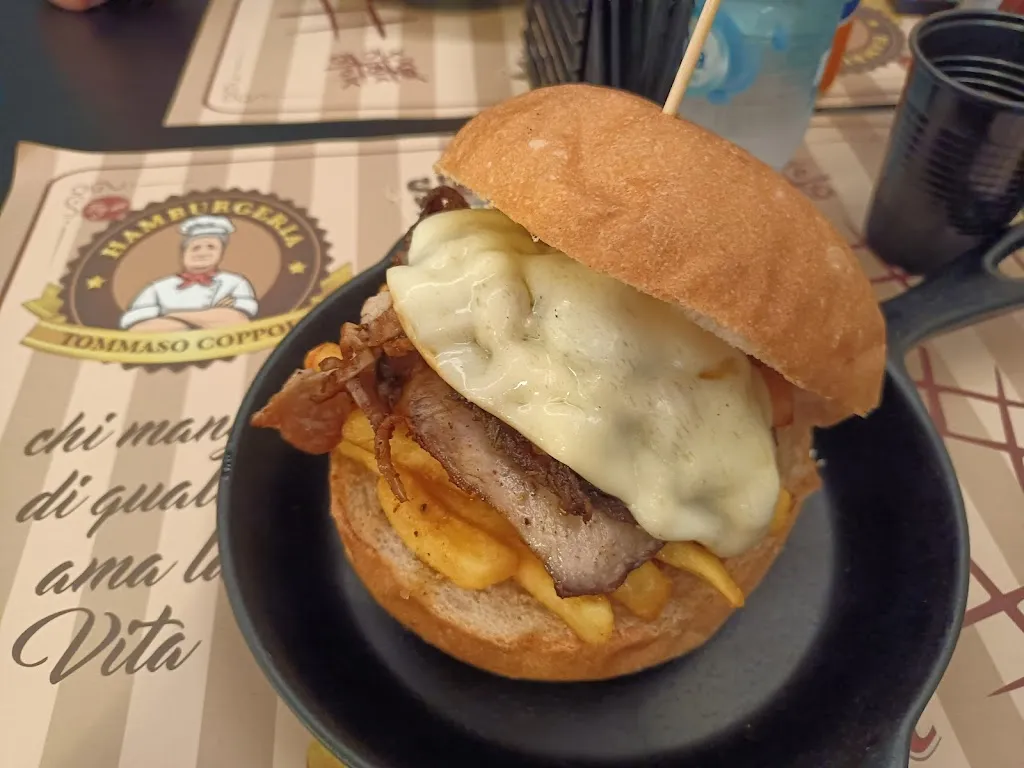 Hamburgeria Tommaso Coppola restaurant in Ponticelli