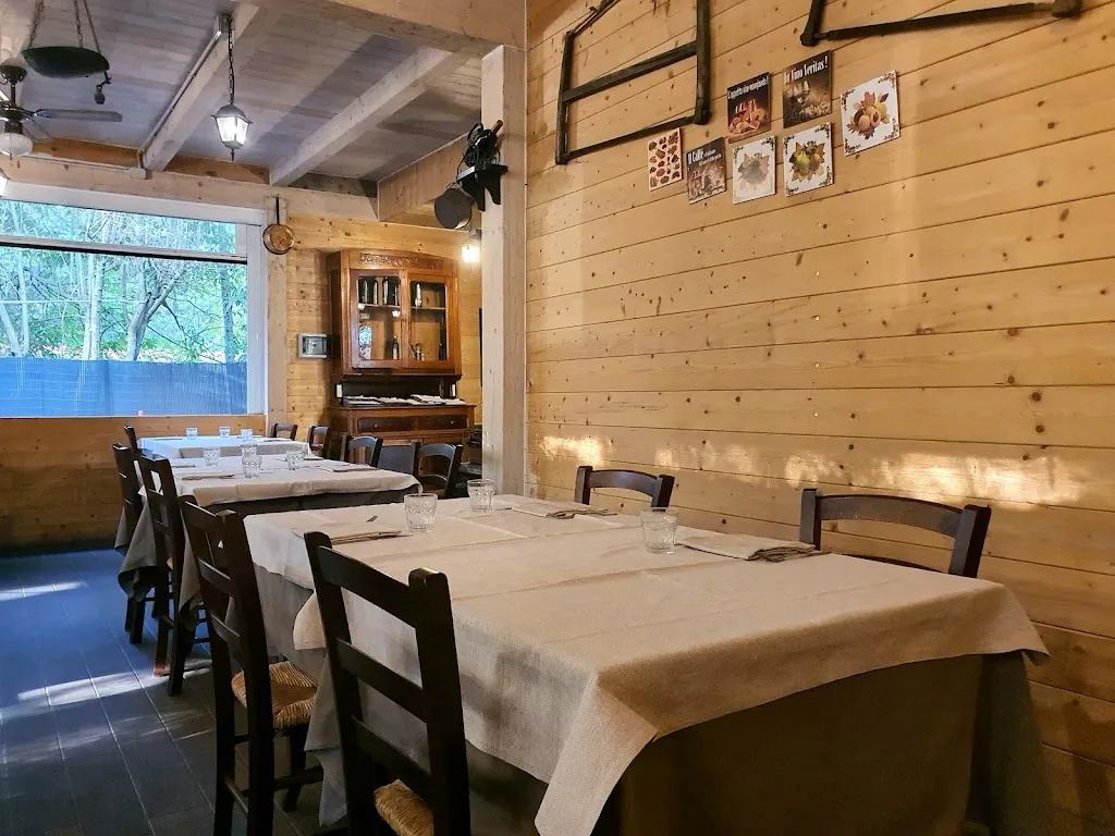 Agriturismo Ca Delle Quercie restaurant in Ponticelli