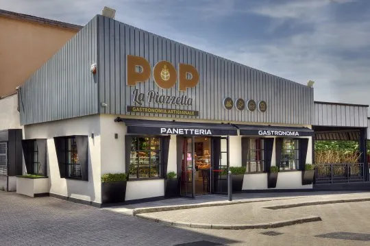 Pop La Piazzetta restaurant in Ponticelli