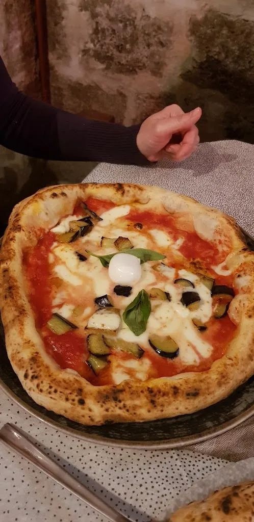 Michele Di Sarno_Gianmarco Castello Pizzeria Gourmet Braceria_Ponticelli_review